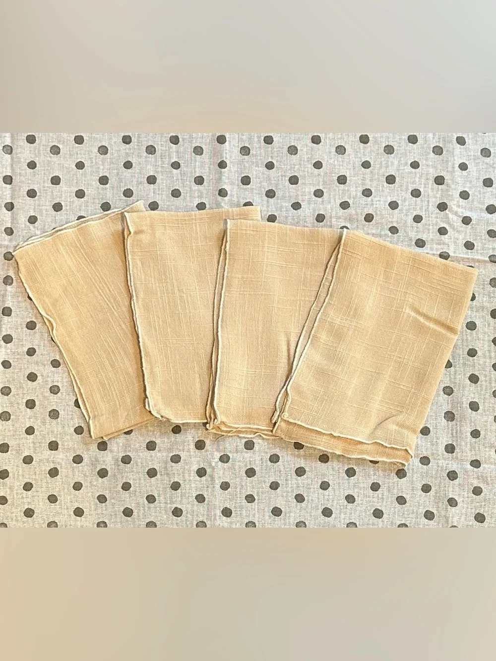 Vintage • set of 4 cloth napkins • cream colored